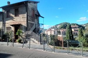 2 LOCALI A OLEVANO ROMANO