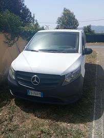 Mercedes Vito euro 6 con  9 posti 