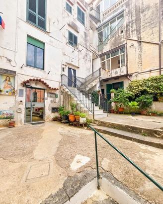 3 LOCALI A VIETRI SUL MARE