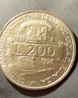 Moneta 200 lire e gettone telefonico 