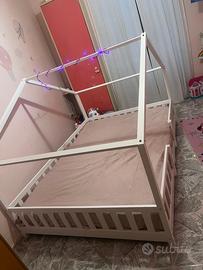 Letto a forma di casetta