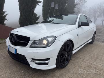 Mercedes-benz C 220 CDI Coupé Avantgarde AMG