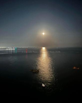 stampa fotografica luna piena su Vietri sul Mare