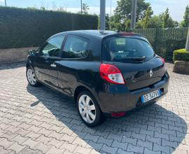 Reanult clio 1.2 benz/2010