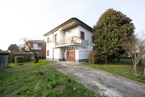 VILLA BIFAMILIARE CON BOX ZONA LAVANDERIA E AMPIO