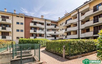 TRILOCALE MODERNO CON DOPPI SERVIZI, BOX E POSTO A