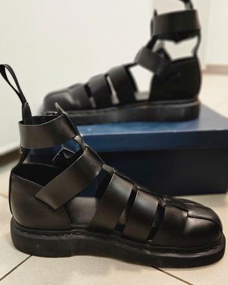 sandali dr martens