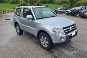 Mitsubishi Pajero IV 3.2 16V DID 160CV 3p. GLX