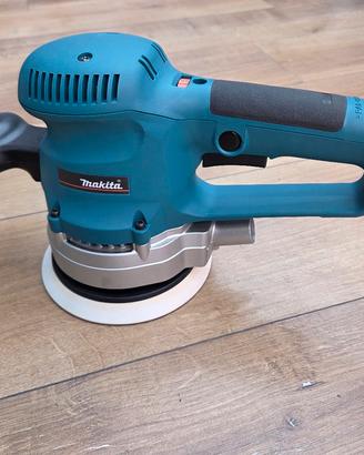 Levigatrice MAKITA BO6030