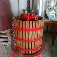 Torchio Manuale diametro 50 e Tini