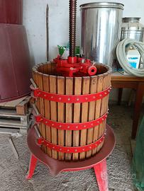 Torchio Manuale diametro 50 e Tini