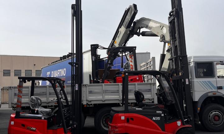 Carrello elevatore elettrico Compatto