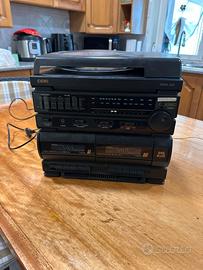 Giradischi e mangia cassette