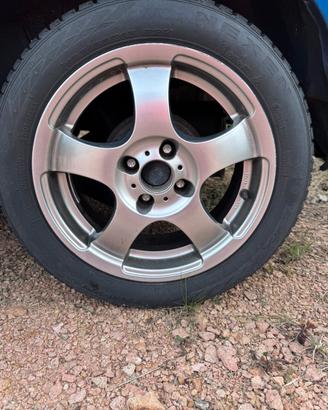 Set cerchi 15 pollici gommati nuovi