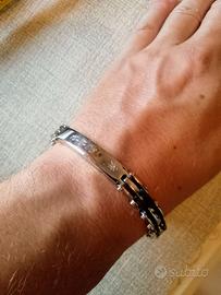 Bracciale da uomo in acciaio e caucciù con piastri