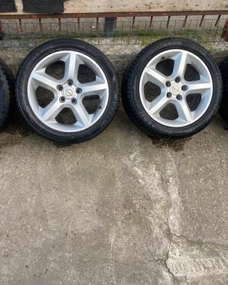 Gomme auto