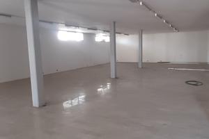 Superficie commerciale mq. 300