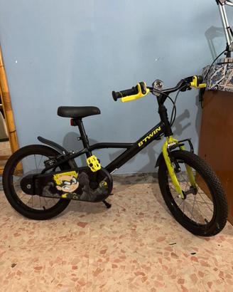 B'Twin 500 Dark Hero da 16 pollici