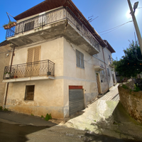 Ampia Residenza Indipendente su Due Livelli