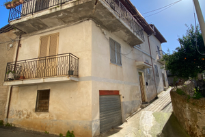 Ampia Residenza Indipendente su Due Livelli