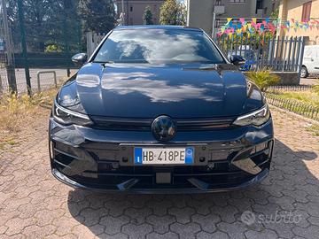 Volkswagen Golf R VIII 8.5 TETTO PERFORMANCE BLACK