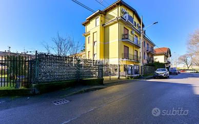 INTERESSANTE 2 LOCALI COMPLETAMENTE RISTRUTTURATO