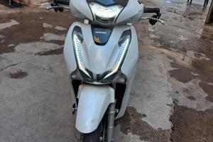 Honda  sh 125 2018 incidentato km 14000  €1700