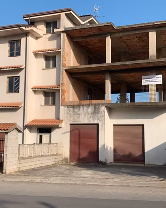 Vendita INTERO EDIFICIO di 3 piani Cropani Marina