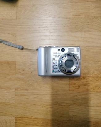 Nikon Coolpix 5900