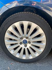 Cerchi in lega ford con gomme