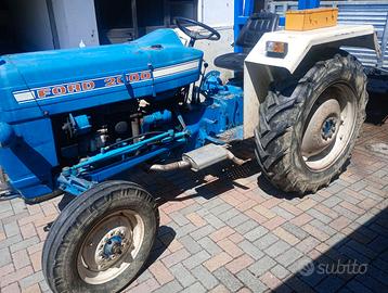 Trattore Ford 2000