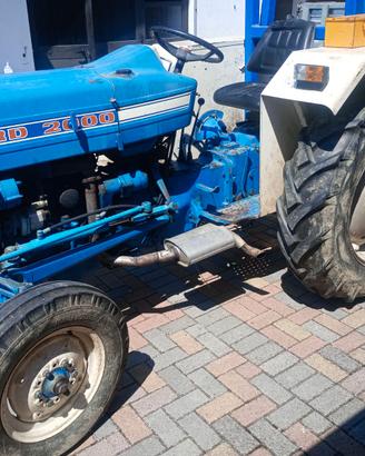 Trattore Ford 2000