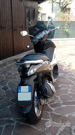 Beverly 300