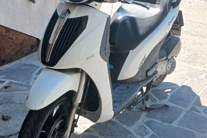 Piaggio Carnaby 300
