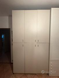Armadio capiente – DESIGN ELEGANTE E FUNZIONALE!