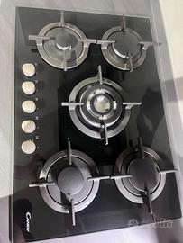 Piano cottura a gas moderno