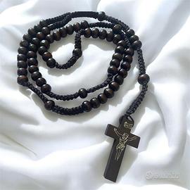 Rosario in legno e corda marrone