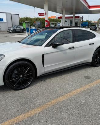 Porsche panamera 4S