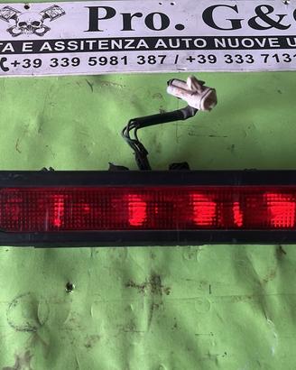 Terzo stop L200 usato per cofano posteriore, anno 