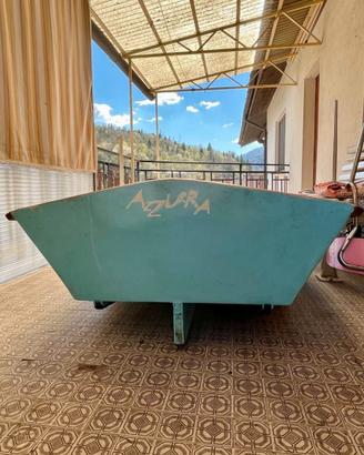 Barca in vetroresina "Azzurra" (2,20 mt) + Remi