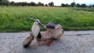Vespa 125 anni 50