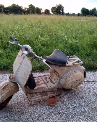 Vespa 125 anni 50