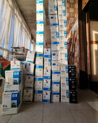 Stock di 45 Toner HP LaserJet Originali Nuovi