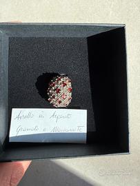 Anello in argento e pietre