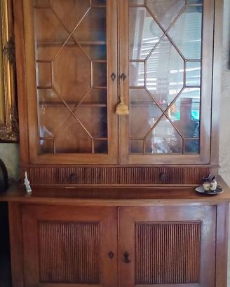 Credenza e vetrinetta