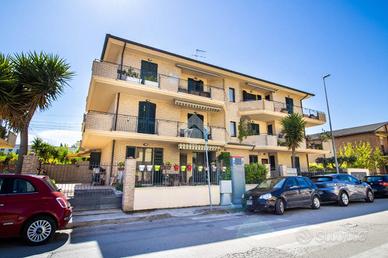 2 LOCALI A PORTO SANT'ELPIDIO