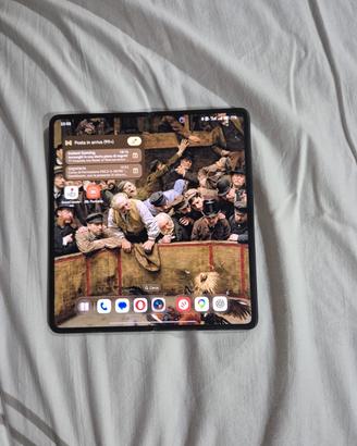 Honor Magic V3