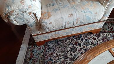 divano e due poltrone 