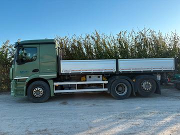 camion ribaltabile Mercedes Actros 2543