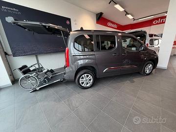 Toyota Proace City Verso 1.2 Executive allestit...